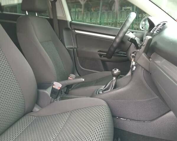 Сірий Фольксваген Гольф, об'ємом двигуна 1.6 л та пробігом 257 тис. км за 7600 $, фото 6 на Automoto.ua