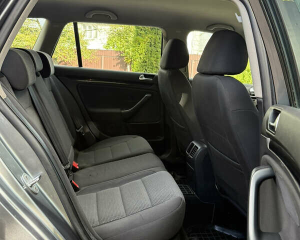 Сірий Фольксваген Гольф, об'ємом двигуна 1.6 л та пробігом 283 тис. км за 7650 $, фото 32 на Automoto.ua