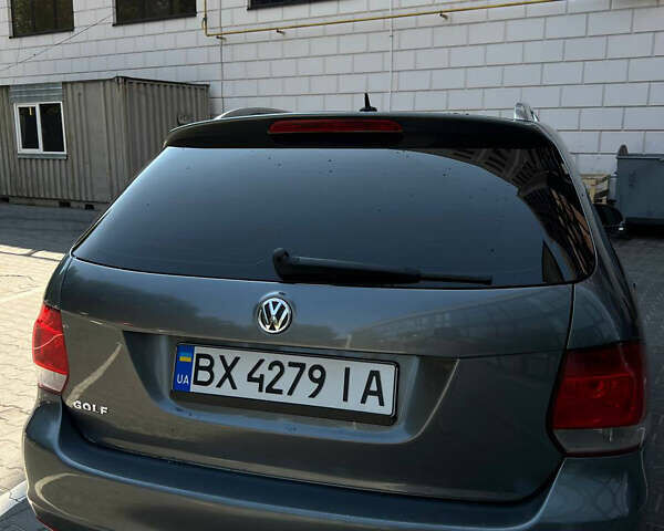 Серый Фольксваген Гольф, объемом двигателя 1.6 л и пробегом 318 тыс. км за 7700 $, фото 2 на Automoto.ua