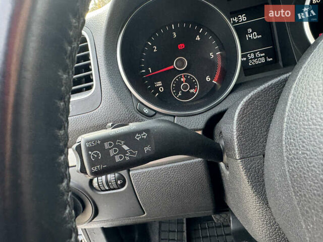 Сірий Фольксваген Гольф, об'ємом двигуна 1.6 л та пробігом 225 тис. км за 8350 $, фото 59 на Automoto.ua