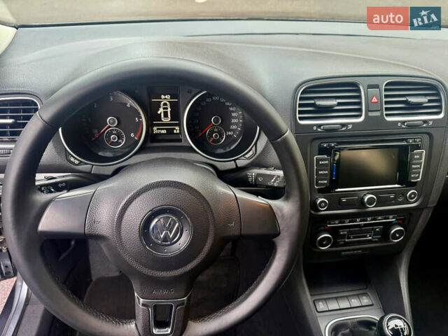 Сірий Фольксваген Гольф, об'ємом двигуна 1.6 л та пробігом 217 тис. км за 7699 $, фото 14 на Automoto.ua