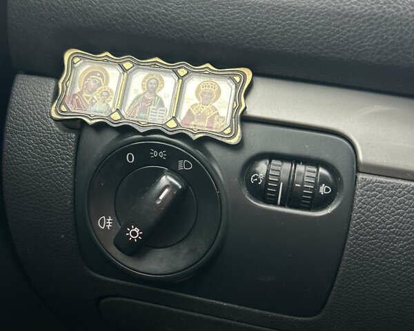 Серый Фольксваген Гольф, объемом двигателя 1.6 л и пробегом 318 тыс. км за 7599 $, фото 16 на Automoto.ua