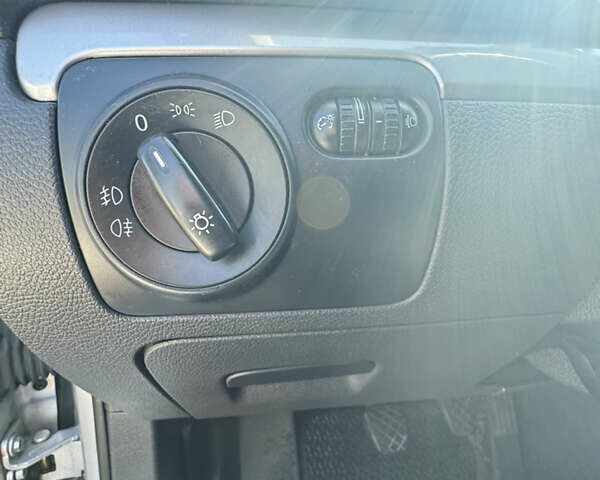 Серый Фольксваген Гольф, объемом двигателя 1.6 л и пробегом 202 тыс. км за 9000 $, фото 6 на Automoto.ua