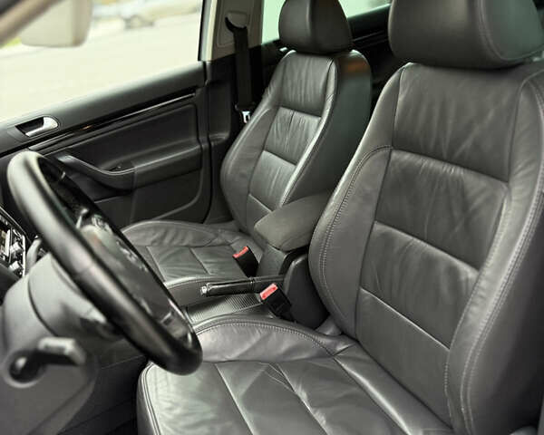 Серый Фольксваген Гольф, объемом двигателя 1.4 л и пробегом 196 тыс. км за 7800 $, фото 41 на Automoto.ua