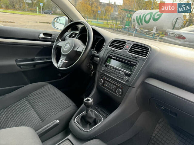 Сірий Фольксваген Гольф, об'ємом двигуна 1.6 л та пробігом 225 тис. км за 8350 $, фото 44 на Automoto.ua