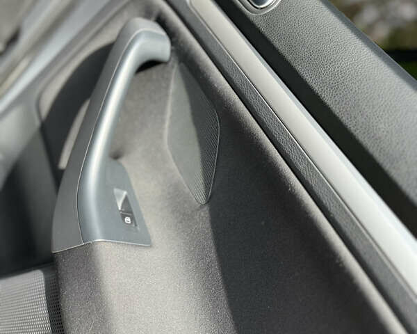 Сірий Фольксваген Гольф, об'ємом двигуна 1.6 л та пробігом 307 тис. км за 8700 $, фото 53 на Automoto.ua