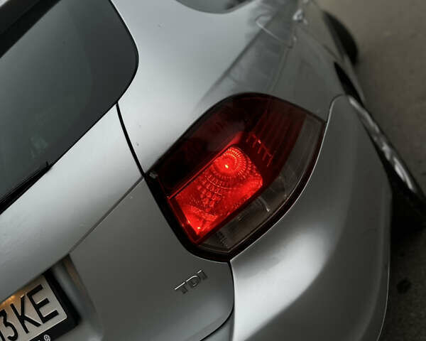 Серый Фольксваген Гольф, объемом двигателя 1.6 л и пробегом 230 тыс. км за 7400 $, фото 18 на Automoto.ua