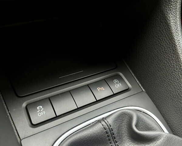 Серый Фольксваген Гольф, объемом двигателя 1.6 л и пробегом 248 тыс. км за 7650 $, фото 17 на Automoto.ua