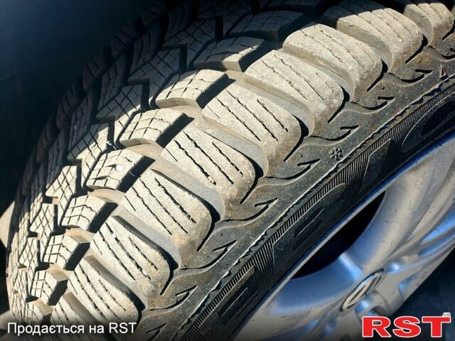 Серый Фольксваген Гольф, объемом двигателя 1.6 л и пробегом 220 тыс. км за 7200 $, фото 3 на Automoto.ua