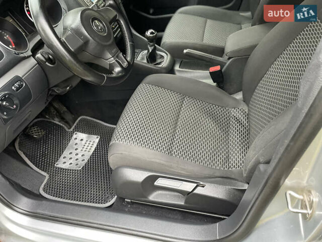 Сірий Фольксваген Гольф, об'ємом двигуна 1.6 л та пробігом 262 тис. км за 7500 $, фото 19 на Automoto.ua