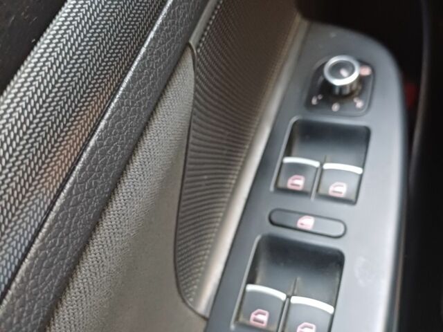 Фольксваген Гольф 2011 в Черновцах на Automoto.ua Серый Фольксваген Гольф, объемом двигателя 2 л и пробегом 218 тыс. км за 7900 $, фото 7 на Automoto.ua