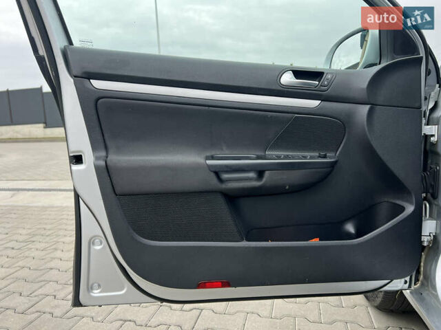 Сірий Фольксваген Гольф, об'ємом двигуна 1.6 л та пробігом 270 тис. км за 8300 $, фото 32 на Automoto.ua