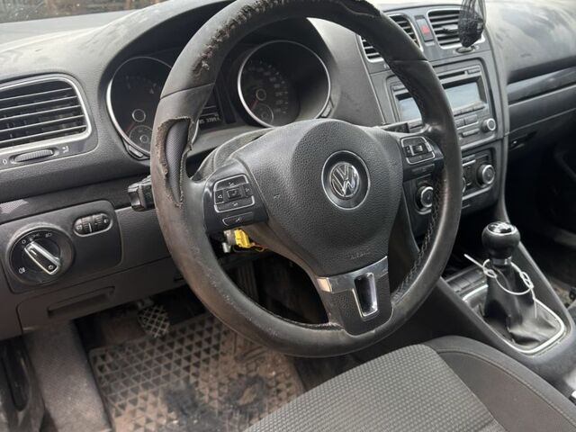 Серый Фольксваген Гольф, объемом двигателя 1.6 л и пробегом 240 тыс. км за 4400 $, фото 4 на Automoto.ua