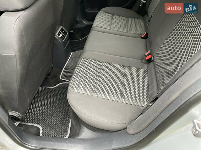 Сірий Фольксваген Гольф, об'ємом двигуна 1.6 л та пробігом 262 тис. км за 7500 $, фото 20 на Automoto.ua