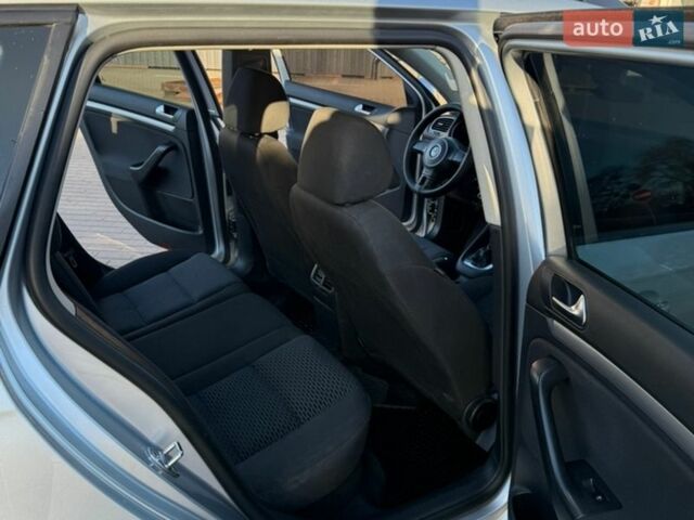 Серый Фольксваген Гольф, объемом двигателя 1.6 л и пробегом 283 тыс. км за 6900 $, фото 9 на Automoto.ua