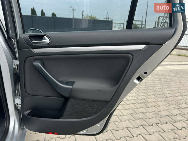 Сірий Фольксваген Гольф, об'ємом двигуна 1.6 л та пробігом 270 тис. км за 8300 $, фото 27 на Automoto.ua