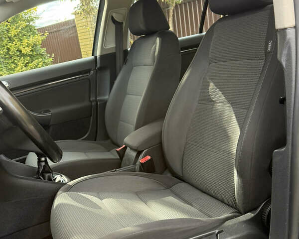 Сірий Фольксваген Гольф, об'ємом двигуна 1.6 л та пробігом 283 тис. км за 7650 $, фото 16 на Automoto.ua