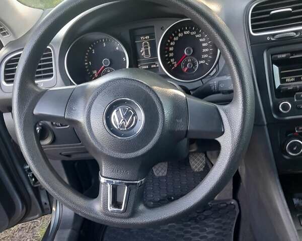 Серый Фольксваген Гольф, объемом двигателя 1.6 л и пробегом 274 тыс. км за 6700 $, фото 5 на Automoto.ua