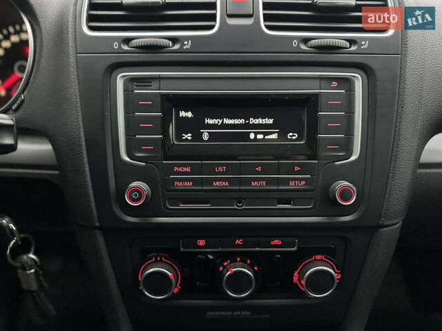 Серый Фольксваген Гольф, объемом двигателя 1.6 л и пробегом 230 тыс. км за 7400 $, фото 9 на Automoto.ua