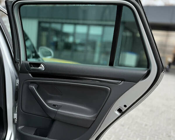 Серый Фольксваген Гольф, объемом двигателя 1.4 л и пробегом 196 тыс. км за 7800 $, фото 61 на Automoto.ua