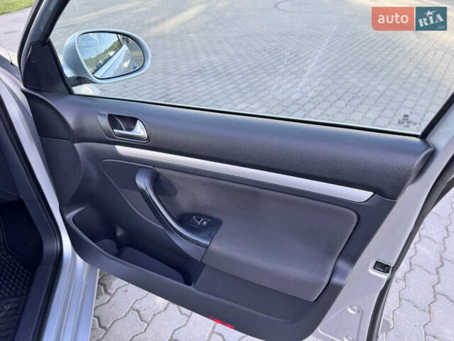 Серый Фольксваген Гольф, объемом двигателя 1.39 л и пробегом 171 тыс. км за 6299 $, фото 35 на Automoto.ua