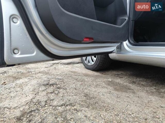 Серый Фольксваген Гольф, объемом двигателя 1.6 л и пробегом 259 тыс. км за 8000 $, фото 22 на Automoto.ua