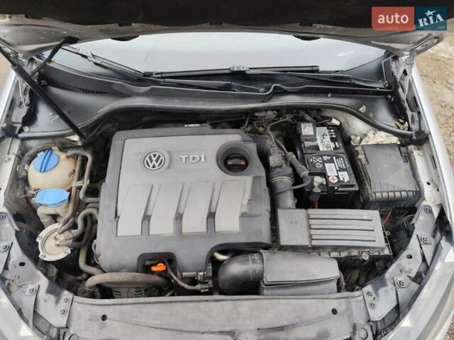Серый Фольксваген Гольф, объемом двигателя 1.6 л и пробегом 259 тыс. км за 8000 $, фото 20 на Automoto.ua