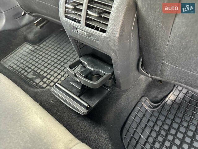 Сірий Фольксваген Гольф, об'ємом двигуна 1.6 л та пробігом 225 тис. км за 8350 $, фото 35 на Automoto.ua