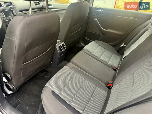Сірий Фольксваген Гольф, об'ємом двигуна 1.6 л та пробігом 217 тис. км за 7699 $, фото 17 на Automoto.ua