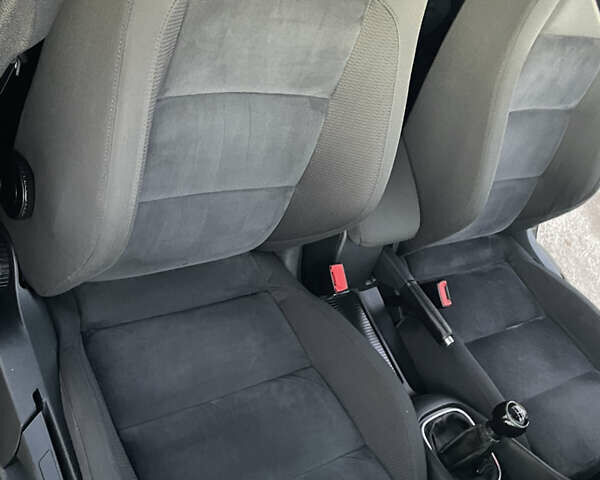 Серый Фольксваген Гольф, объемом двигателя 2 л и пробегом 221 тыс. км за 8699 $, фото 72 на Automoto.ua