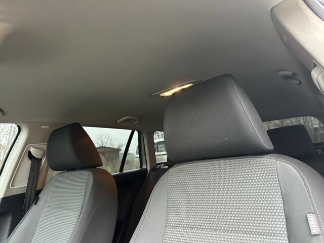 Серый Фольксваген Гольф, объемом двигателя 2.5 л и пробегом 250 тыс. км за 6700 $, фото 19 на Automoto.ua