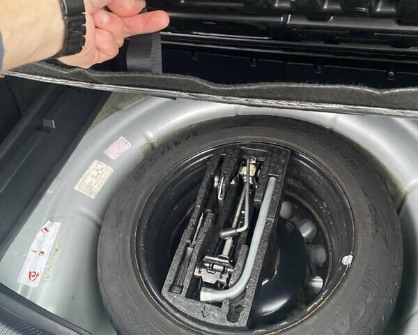 Серый Фольксваген Гольф, объемом двигателя 1.6 л и пробегом 293 тыс. км за 7750 $, фото 24 на Automoto.ua