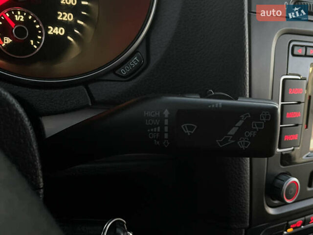 Серый Фольксваген Гольф, объемом двигателя 2 л и пробегом 221 тыс. км за 8699 $, фото 98 на Automoto.ua