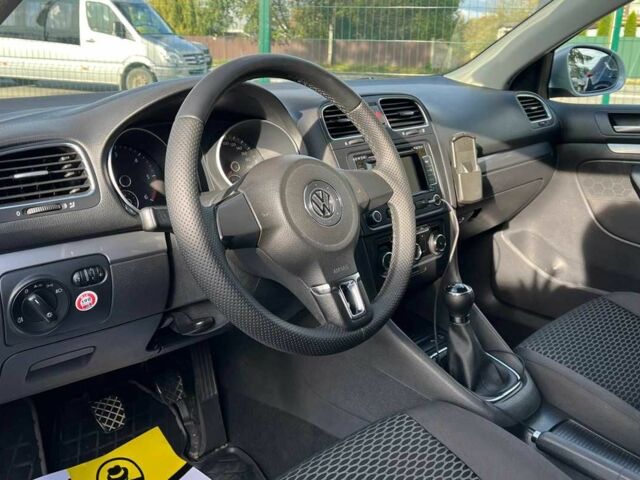 Серый Фольксваген Гольф, объемом двигателя 1.6 л и пробегом 255 тыс. км за 7500 $, фото 7 на Automoto.ua