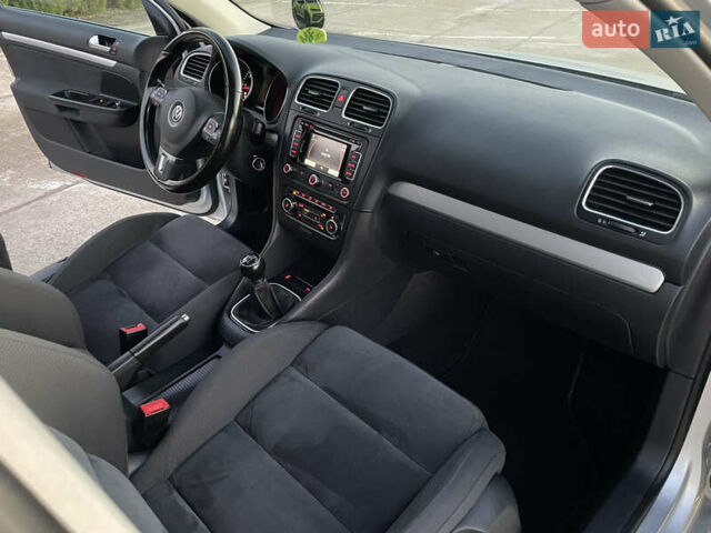 Серый Фольксваген Гольф, объемом двигателя 2 л и пробегом 221 тыс. км за 8699 $, фото 88 на Automoto.ua