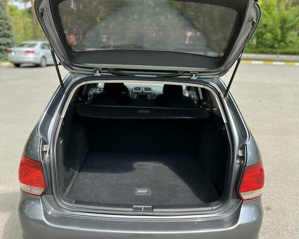 Сірий Фольксваген Гольф, об'ємом двигуна 1.6 л та пробігом 307 тис. км за 8700 $, фото 2 на Automoto.ua