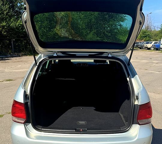 Сірий Фольксваген Гольф, об'ємом двигуна 1.6 л та пробігом 290 тис. км за 6700 $, фото 7 на Automoto.ua