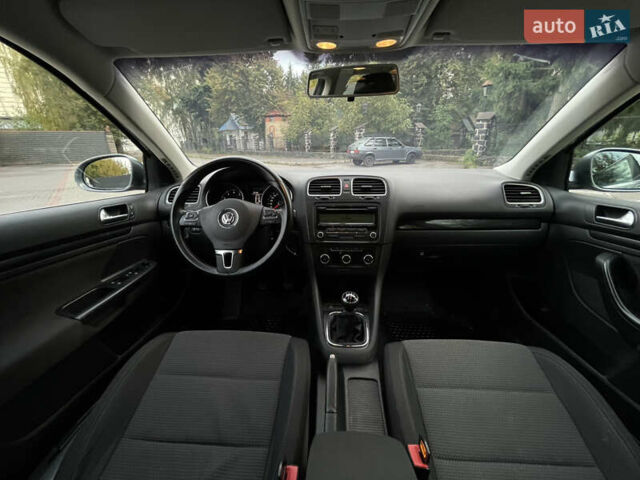 Серый Фольксваген Гольф, объемом двигателя 1.6 л и пробегом 256 тыс. км за 7950 $, фото 12 на Automoto.ua
