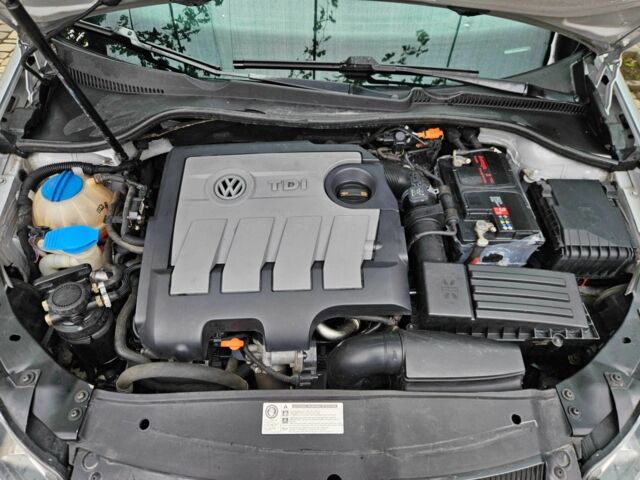 Сірий Фольксваген Гольф, об'ємом двигуна 1.6 л та пробігом 238 тис. км за 7900 $, фото 10 на Automoto.ua