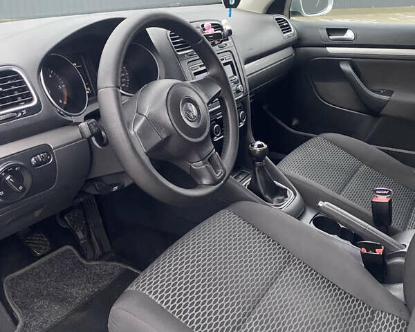 Серый Фольксваген Гольф, объемом двигателя 1.6 л и пробегом 293 тыс. км за 7750 $, фото 14 на Automoto.ua