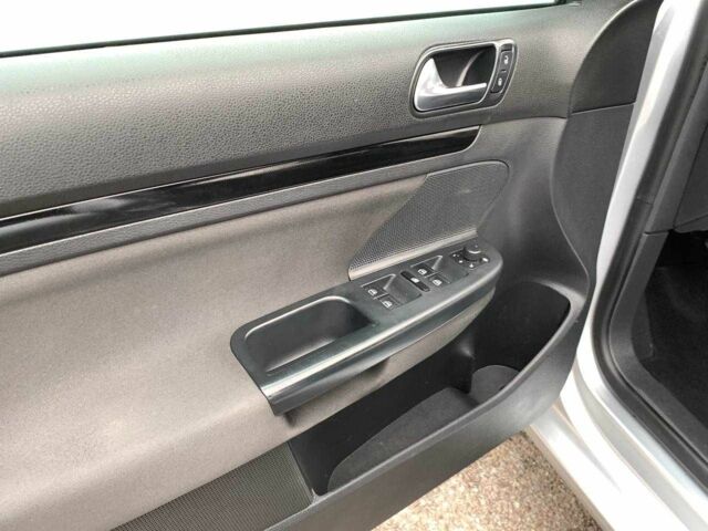 Серый Фольксваген Гольф, объемом двигателя 1.4 л и пробегом 233 тыс. км за 7700 $, фото 15 на Automoto.ua