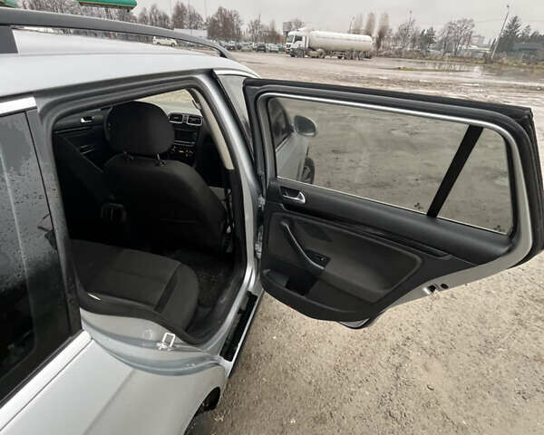 Сірий Фольксваген Гольф, об'ємом двигуна 1.6 л та пробігом 280 тис. км за 5500 $, фото 22 на Automoto.ua