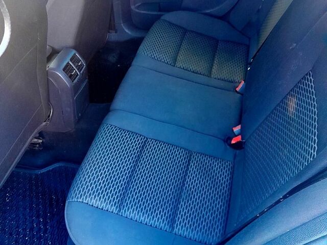 Серый Фольксваген Гольф, объемом двигателя 1.6 л и пробегом 274 тыс. км за 6700 $, фото 3 на Automoto.ua