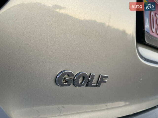 Серый Фольксваген Гольф, объемом двигателя 2 л и пробегом 221 тыс. км за 8699 $, фото 65 на Automoto.ua