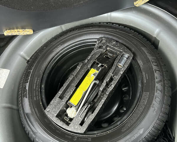 Серый Фольксваген Гольф, объемом двигателя 1.6 л и пробегом 282 тыс. км за 7300 $, фото 11 на Automoto.ua