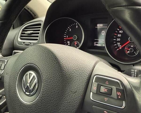 Серый Фольксваген Гольф, объемом двигателя 1.6 л и пробегом 259 тыс. км за 7600 $, фото 18 на Automoto.ua