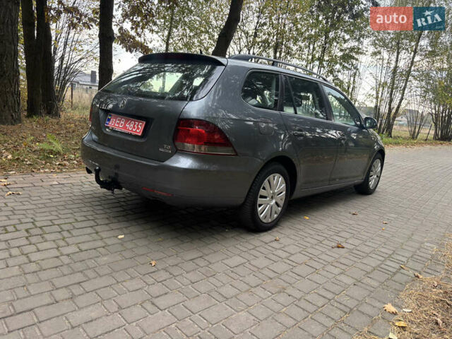 Серый Фольксваген Гольф, объемом двигателя 1.6 л и пробегом 235 тыс. км за 7750 $, фото 4 на Automoto.ua