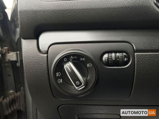 Серый Фольксваген Гольф, объемом двигателя 2 л и пробегом 239 тыс. км за 10600 $, фото 11 на Automoto.ua