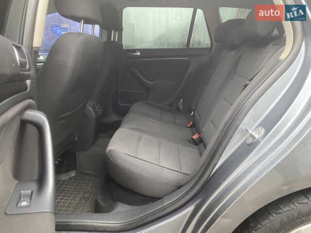 Серый Фольксваген Гольф, объемом двигателя 1.39 л и пробегом 243 тыс. км за 7799 $, фото 32 на Automoto.ua