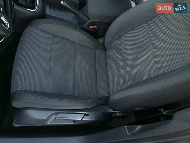 Сірий Фольксваген Гольф, об'ємом двигуна 1.6 л та пробігом 257 тис. км за 7400 $, фото 11 на Automoto.ua